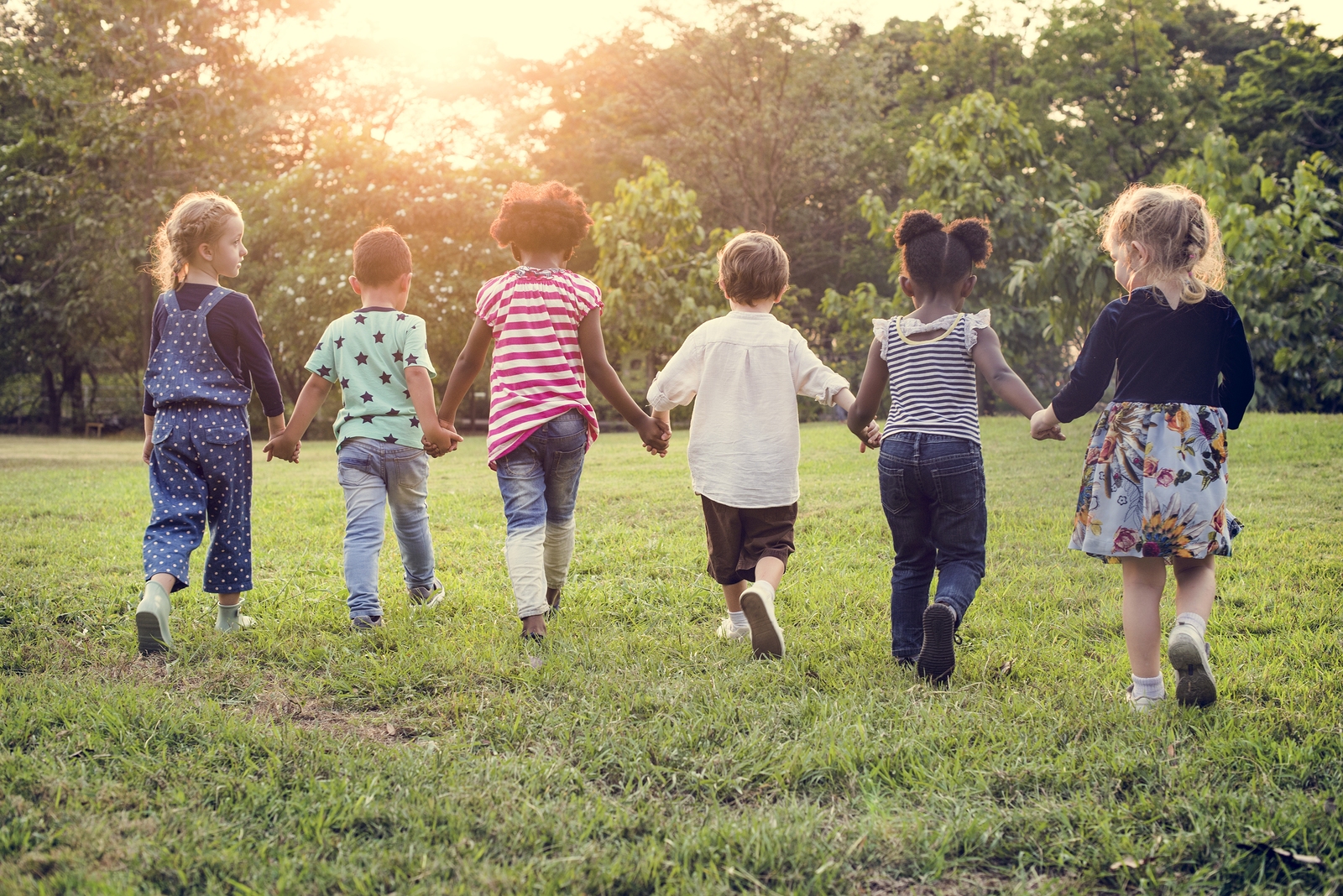 bigstock-Group-of-Children-are-in-a-Fie